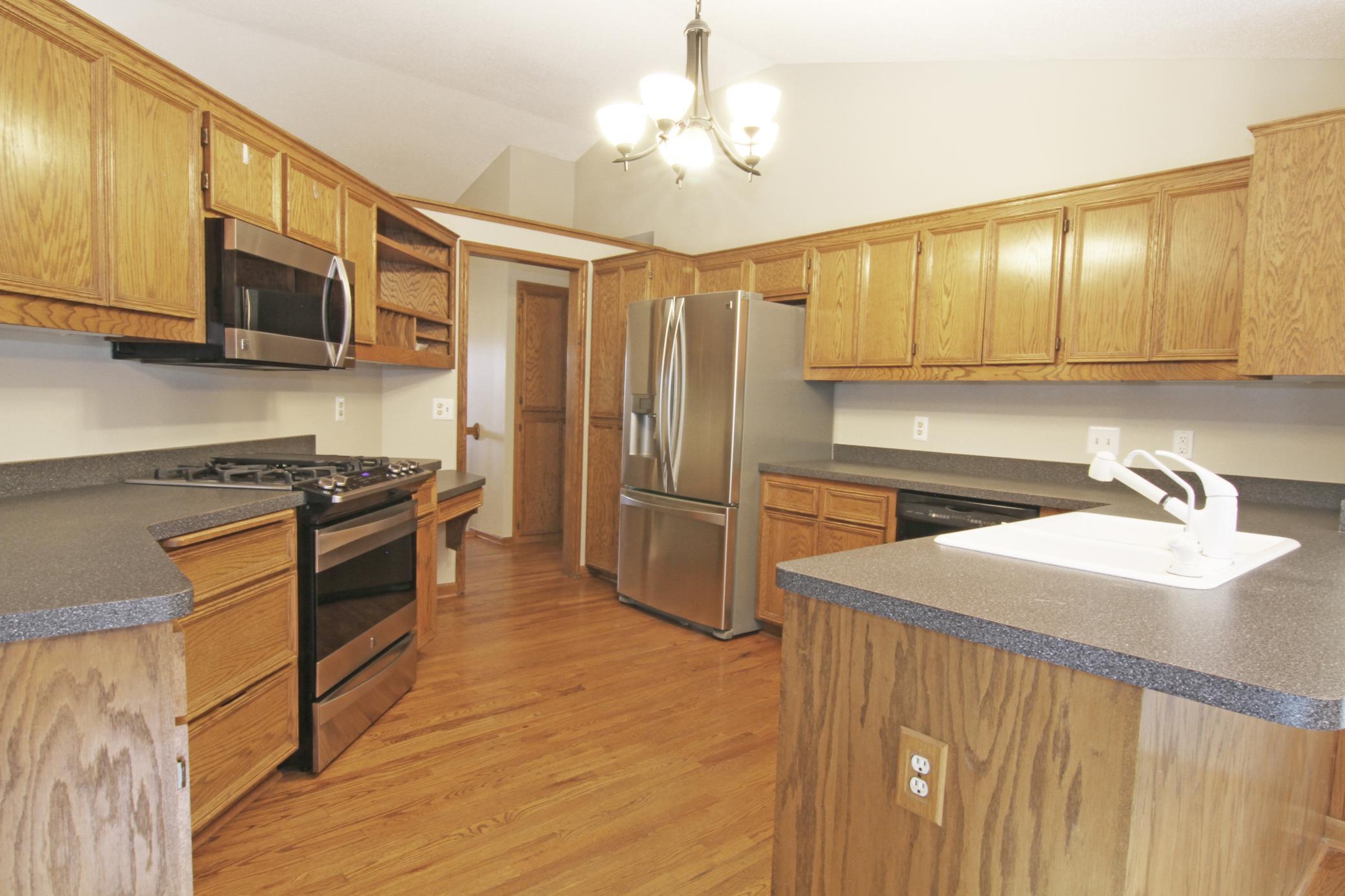 kitchen 1.jpg