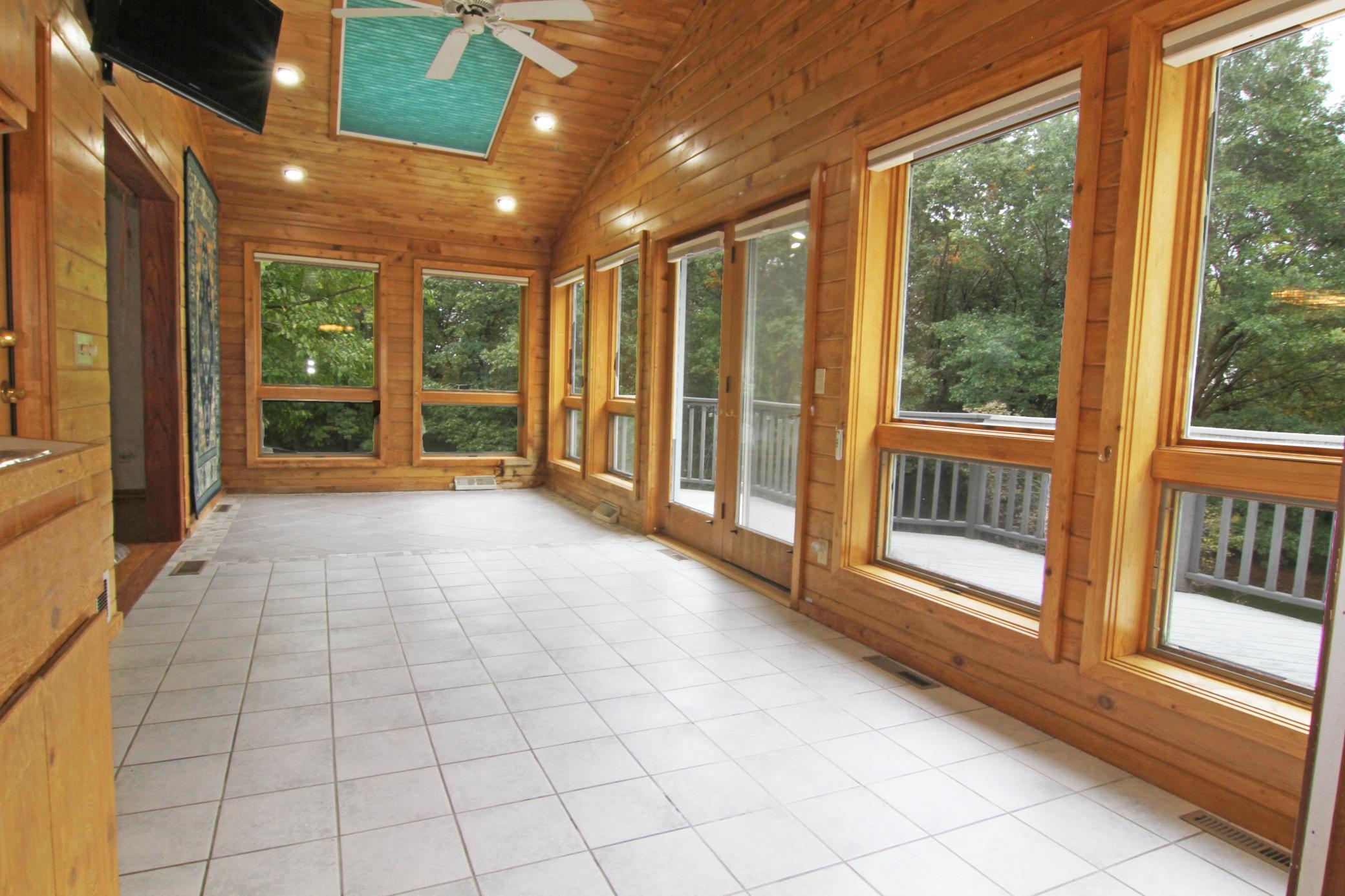 sunroom 1.jpg
