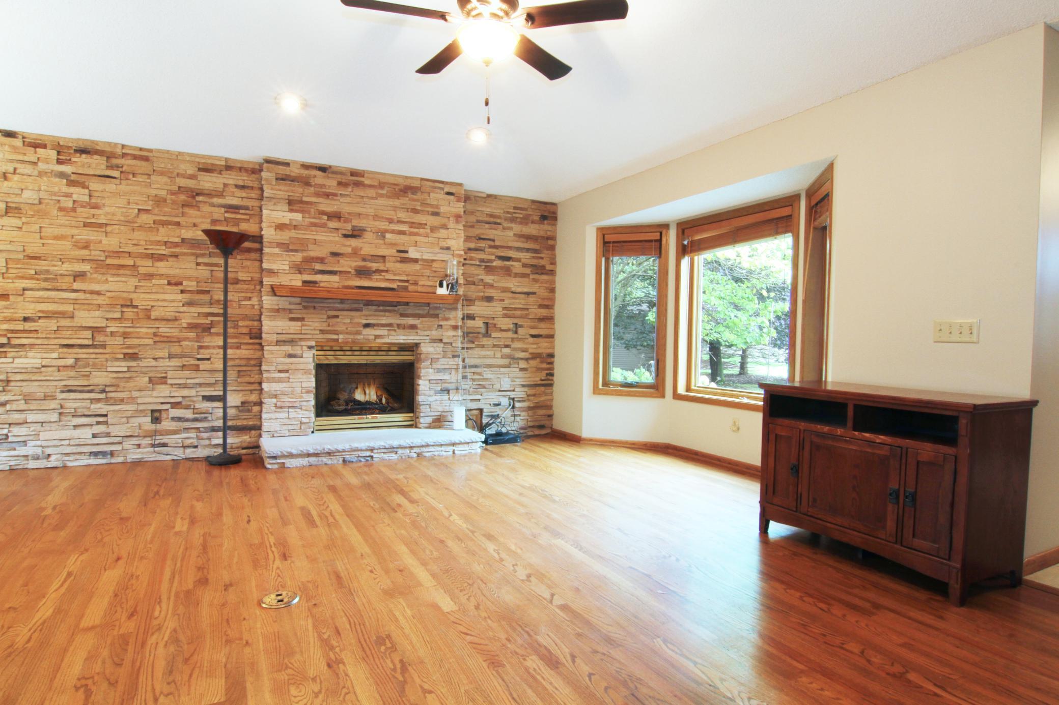 living room 1.jpg