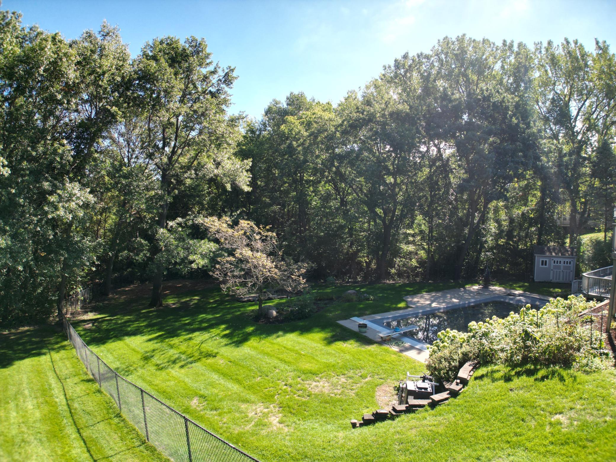 8023Delanocourtsideyard.JPG