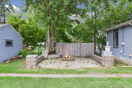 1037 Kent Street, Saint Paul, MN 55117