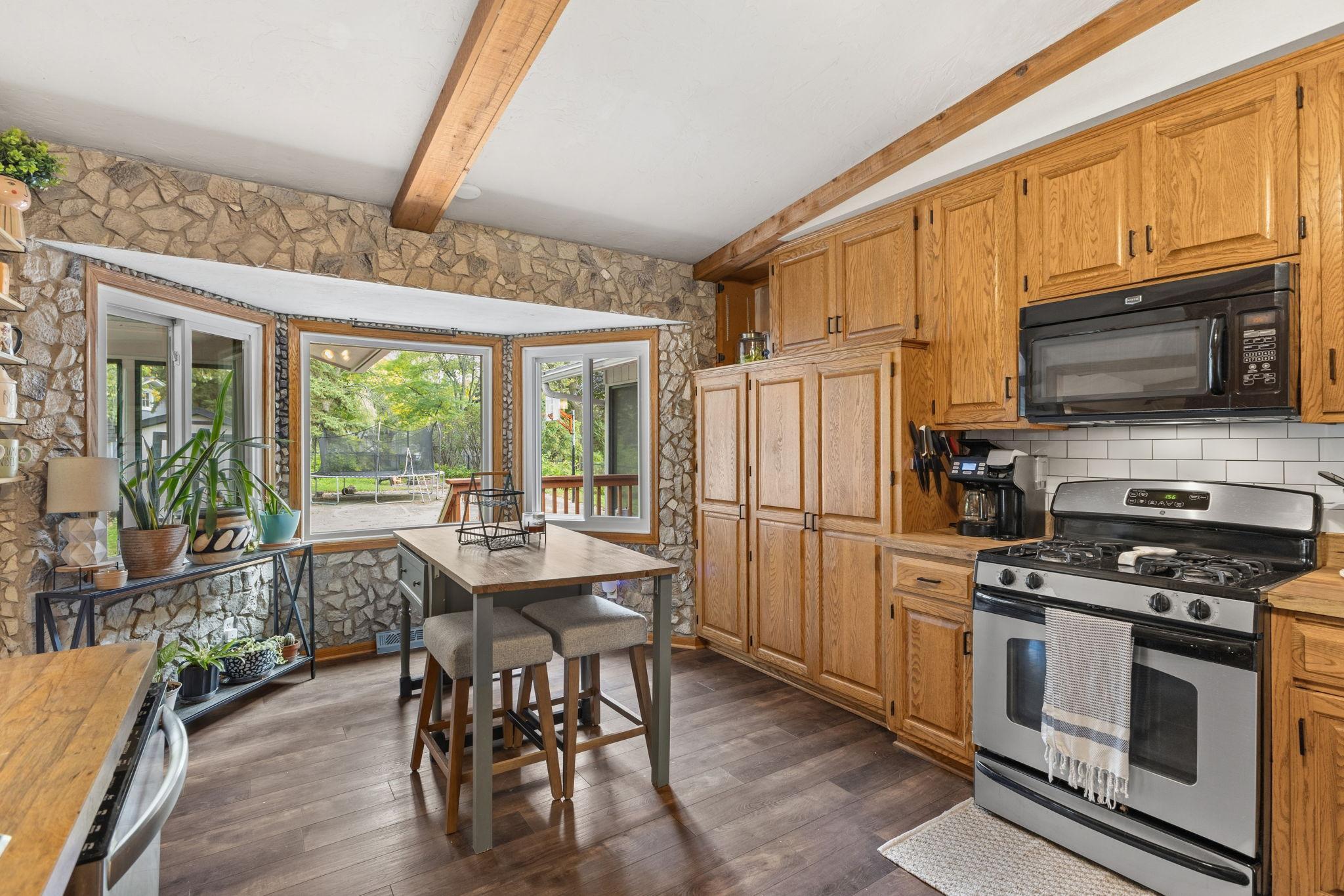 Large Country Style Kitchen