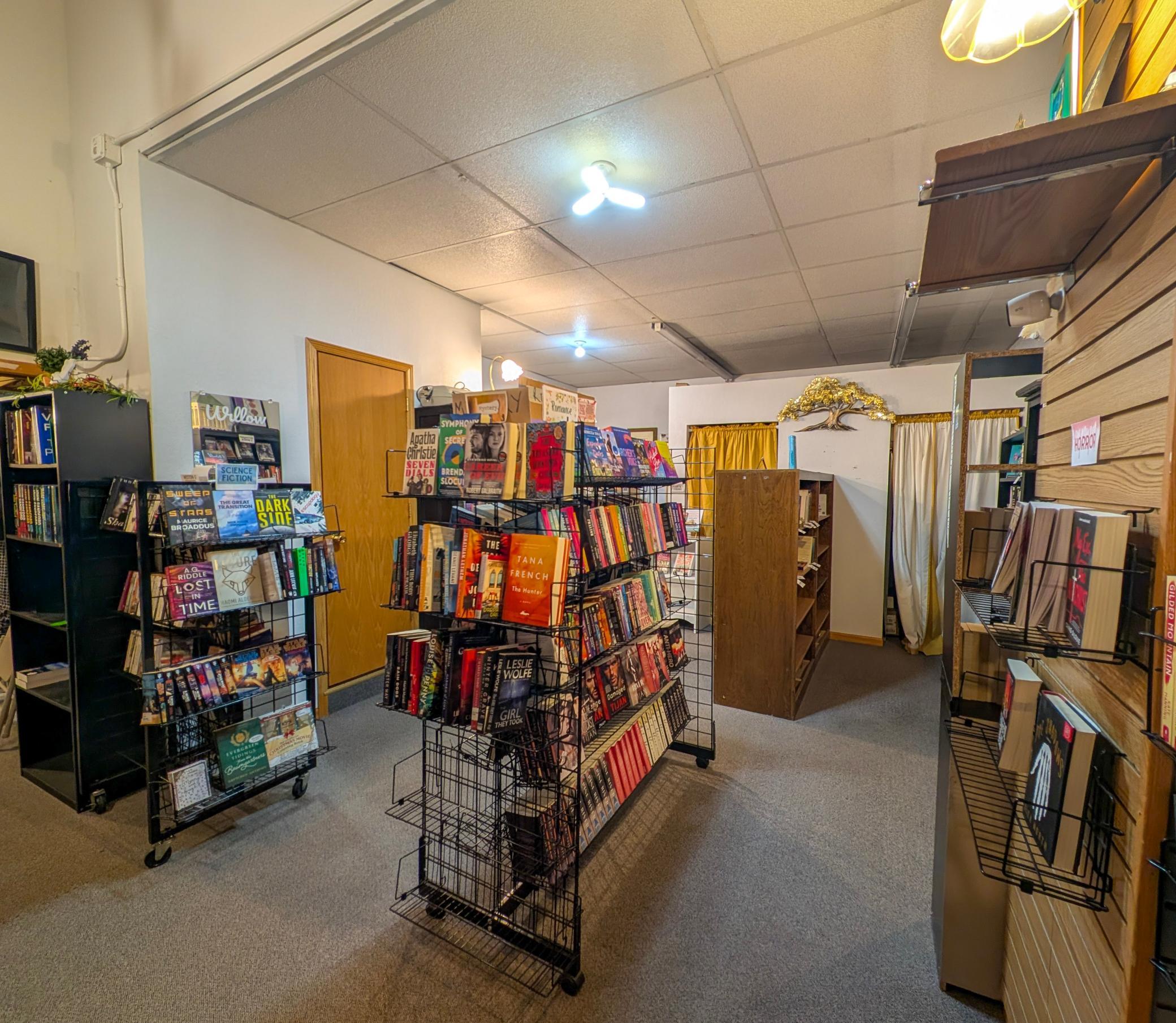 Private back office featuring its own separate entrance.