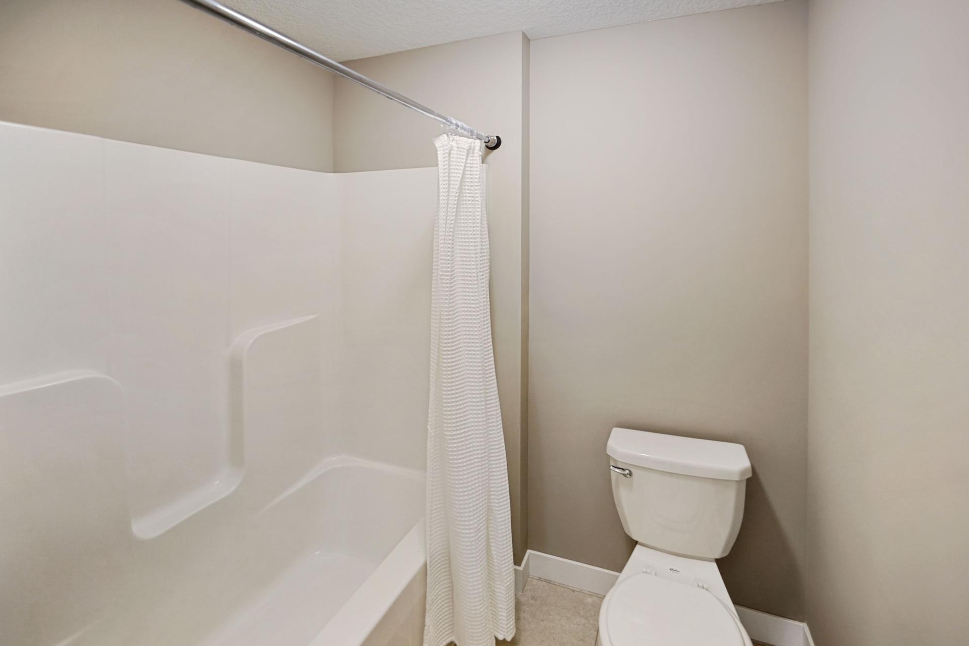 Upstairs full bath.