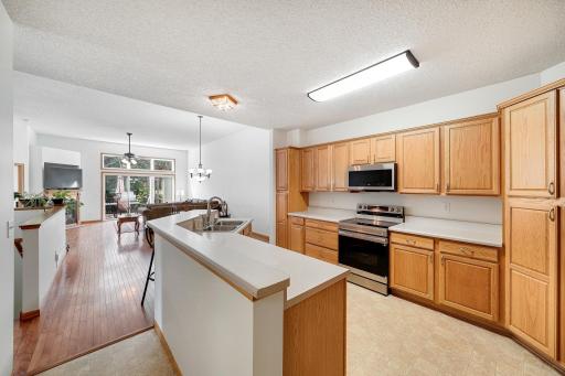 218 River Woods Drive W, Saint Paul Park, MN 55071