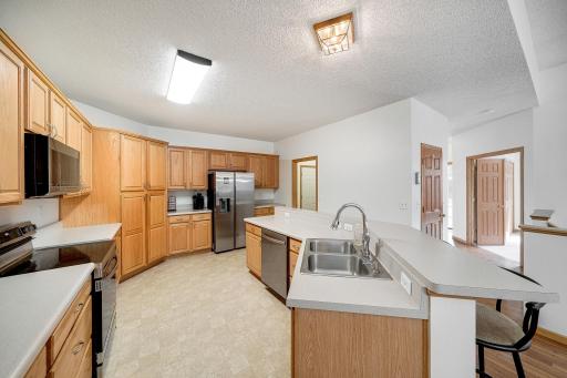 218 River Woods Drive W, Saint Paul Park, MN 55071