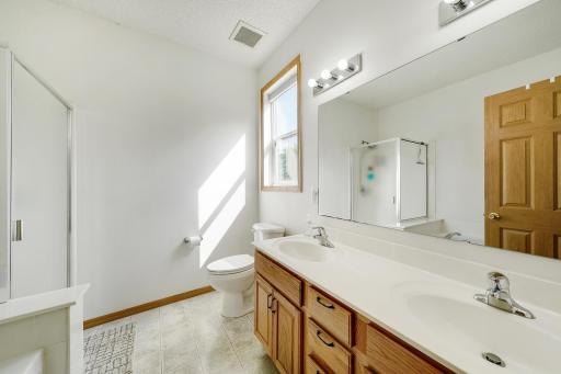 218 River Woods Drive W, Saint Paul Park, MN 55071