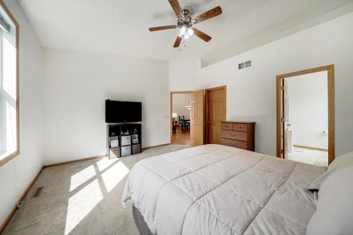 218 River Woods Drive W, Saint Paul Park, MN 55071