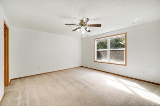 218 River Woods Drive W, Saint Paul Park, MN 55071