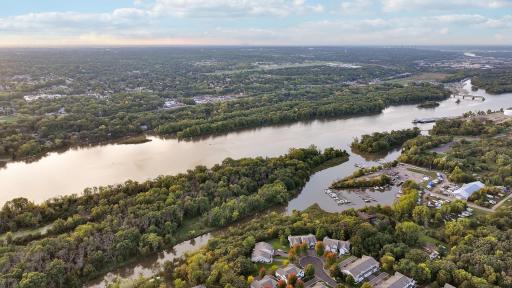 218 River Woods Drive W, Saint Paul Park, MN 55071