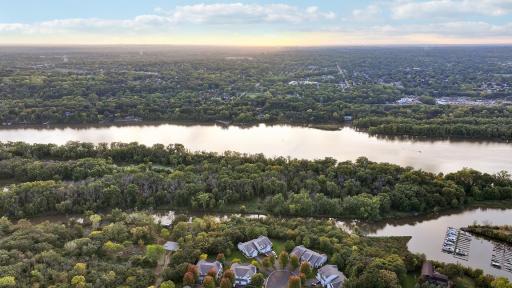 218 River Woods Drive W, Saint Paul Park, MN 55071
