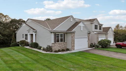 218 River Woods Drive W, Saint Paul Park, MN 55071