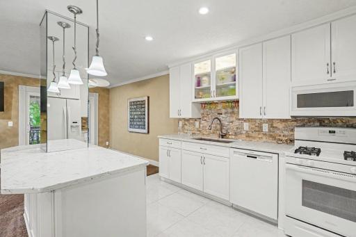 14054 Heywood Path, Apple Valley, MN 55124