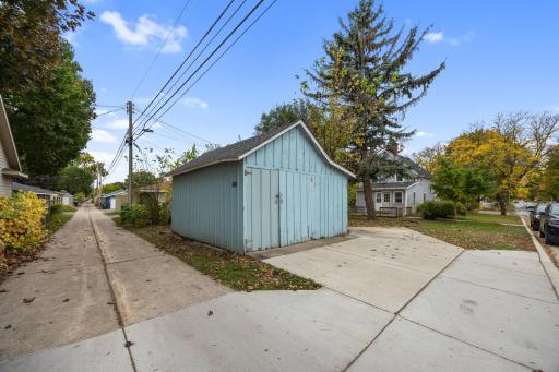 245 8th Avenue N, Hopkins, MN 55343