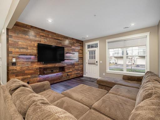 9629 Scott Ln Brooklyn Park MN 55443 USA-003-032-Living Room-MLS_Size.jpg