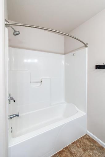5883 Autumn Drive S, Fargo, ND 58104