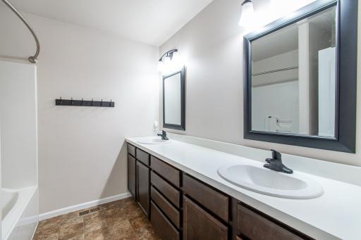 5883 Autumn Drive S, Fargo, ND 58104