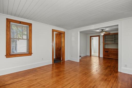 1144 Charles Avenue, Saint Paul, MN 55104