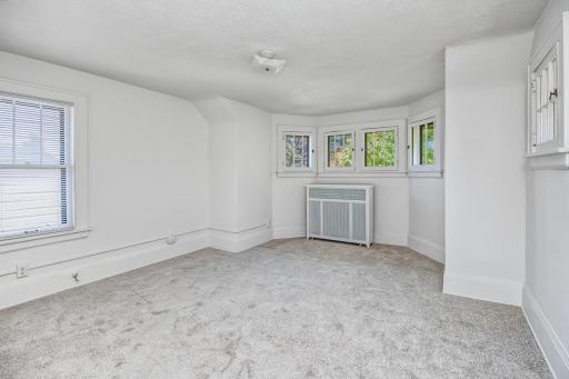 1144 Charles Avenue, Saint Paul, MN 55104