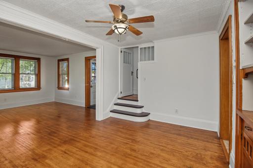 1144 Charles Avenue, Saint Paul, MN 55104