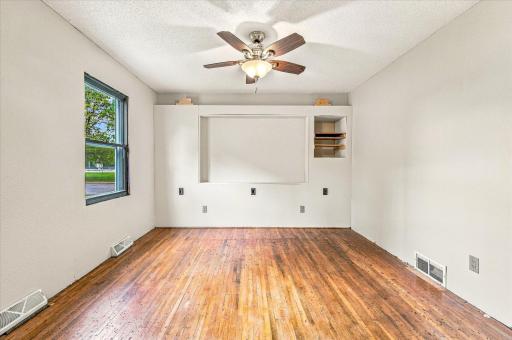 240 S Eliot Avenue, Rush City, MN 55069