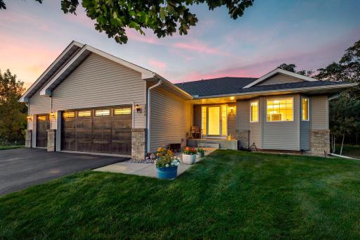 2486 Bridgewater Place S, Cambridge, MN 55008