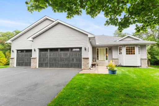 2486 Bridgewater Place S, Cambridge, MN 55008