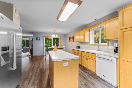 2486 Bridgewater Place S, Cambridge, MN 55008