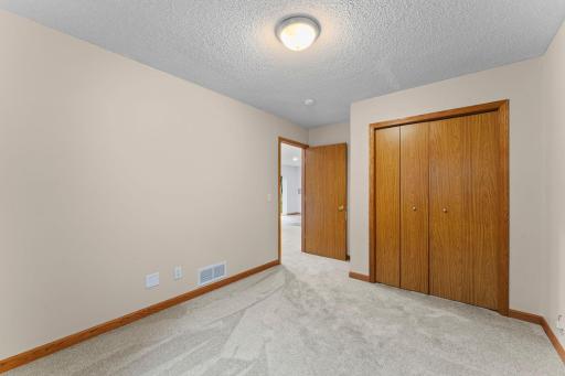 2486 Bridgewater Place S, Cambridge, MN 55008