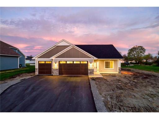 910 St James Circle, Litchfield, MN 55355