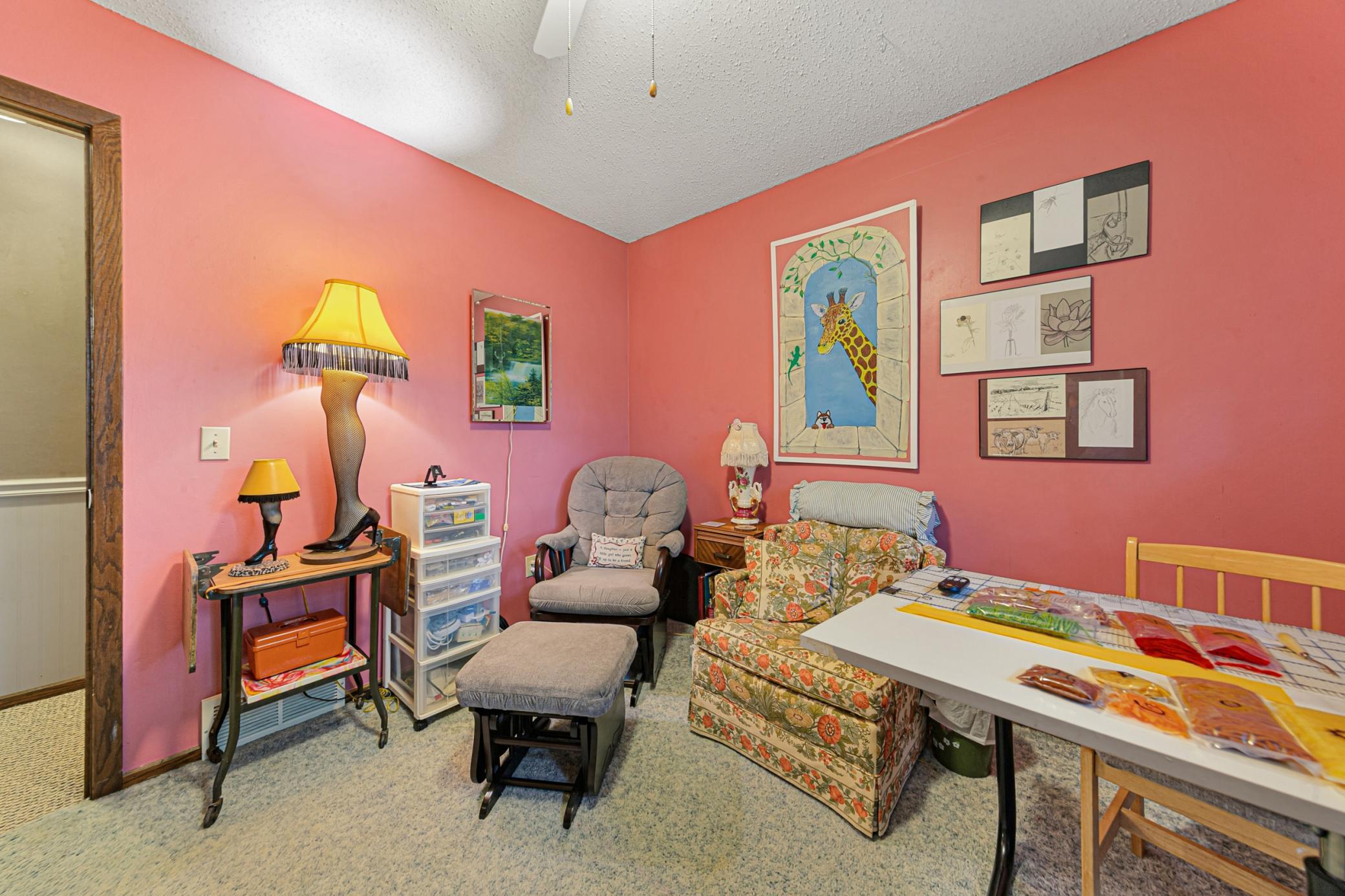 Bedroom 3/ Craftroom Detail
