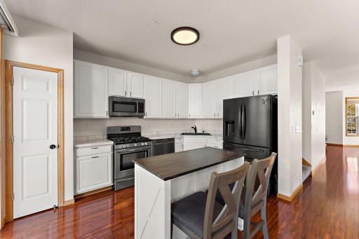 6750 158th Street W, Apple Valley, MN 55124