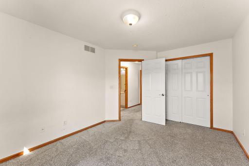 6750 158th Street W, Apple Valley, MN 55124