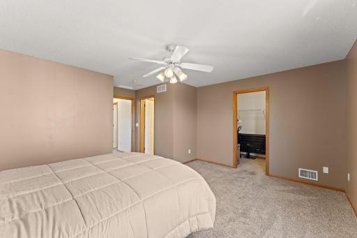 6750 158th Street W, Apple Valley, MN 55124