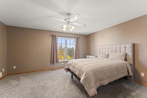 6750 158th Street W, Apple Valley, MN 55124
