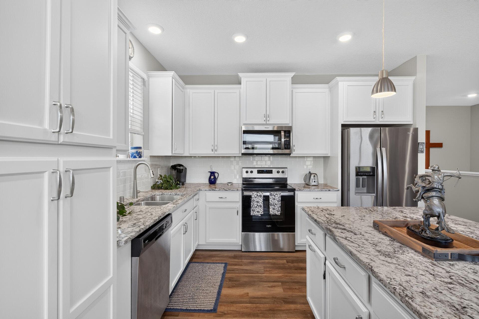 8069 183rd St W (17).jpg