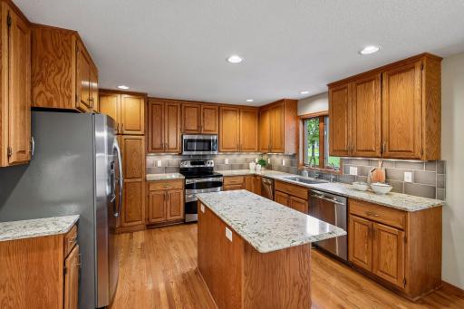 15370 80th Place N, Maple Grove, MN 55311