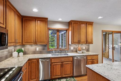 15370 80th Place N, Maple Grove, MN 55311