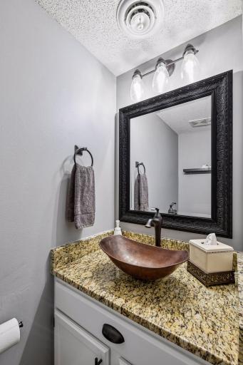 18185 Warbler Lane, Eden Prairie, MN 55346