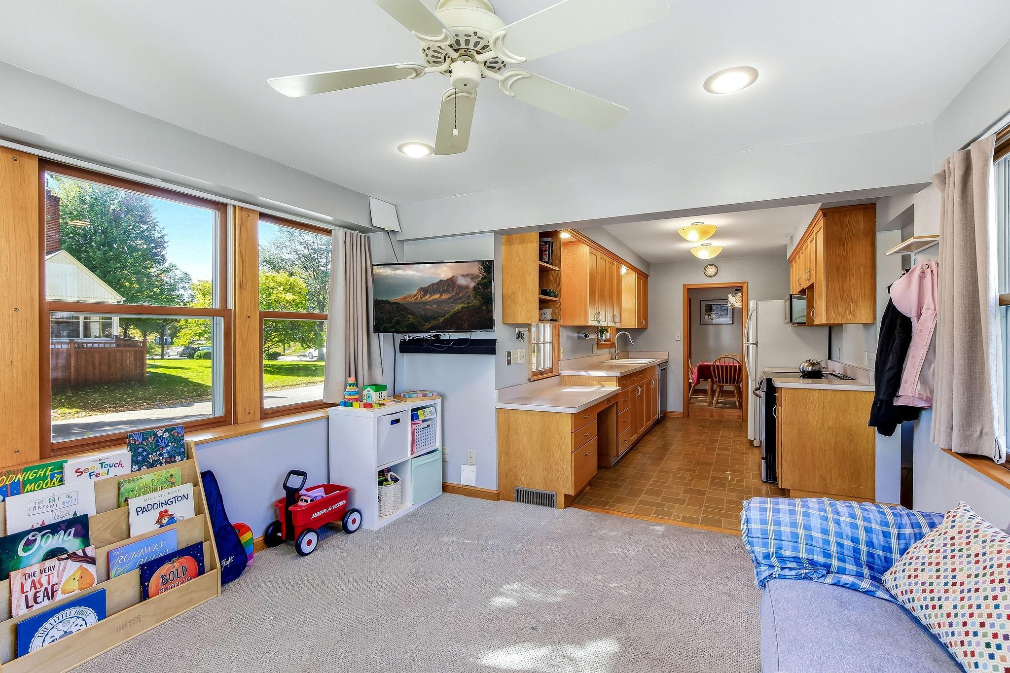 17-web-or-mls-5745-12th-Ave-17.jpg