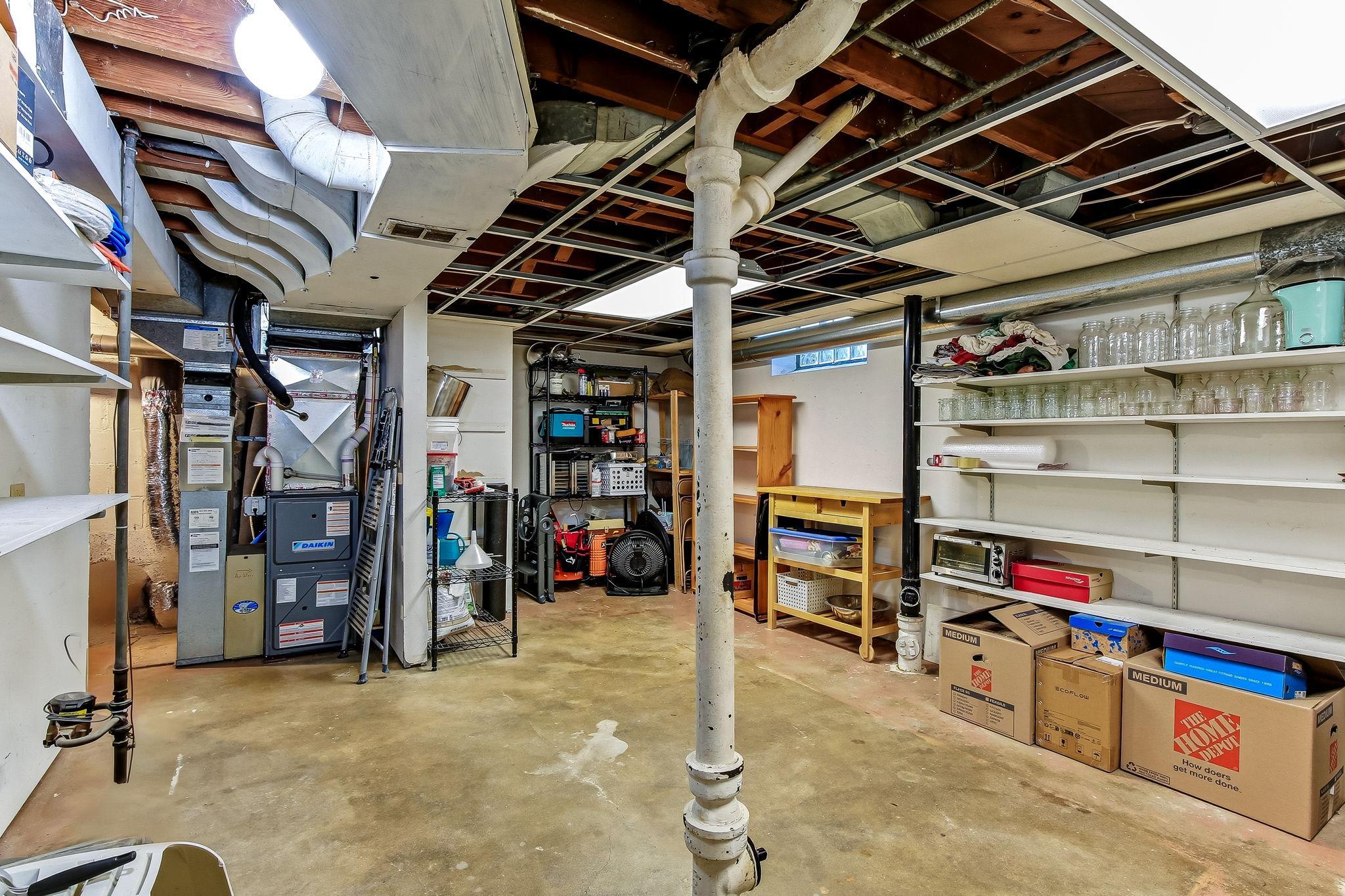 38-web-or-mls-5745-12th-Ave-38.jpg