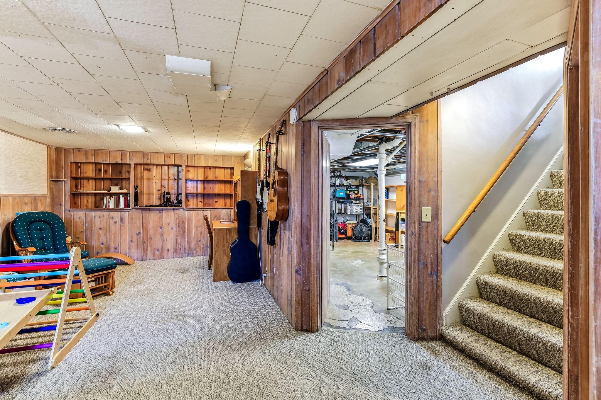 33-web-or-mls-5745-12th-Ave-33.jpg