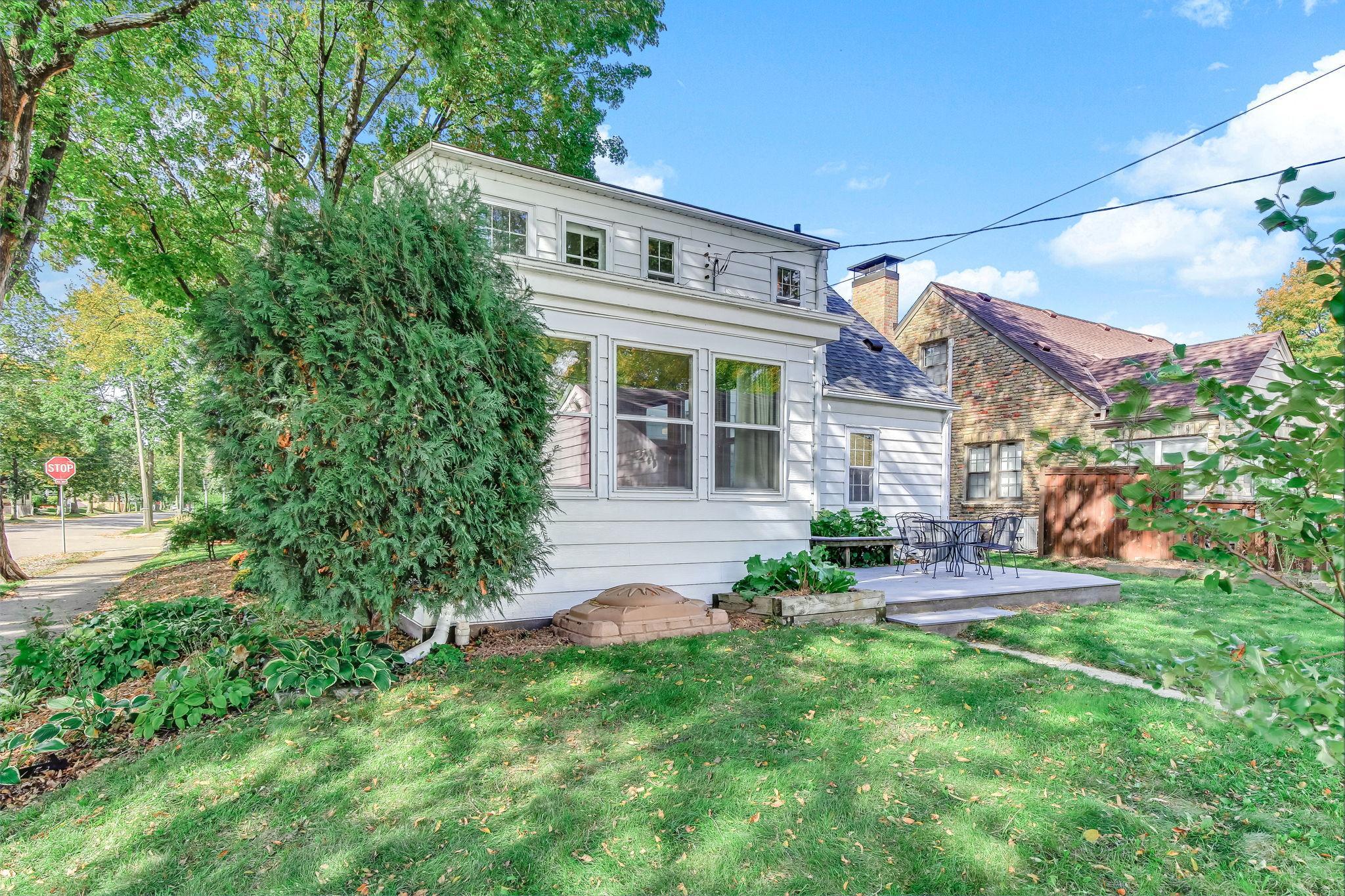 43-web-or-mls-5745-12th-Ave-43.jpg