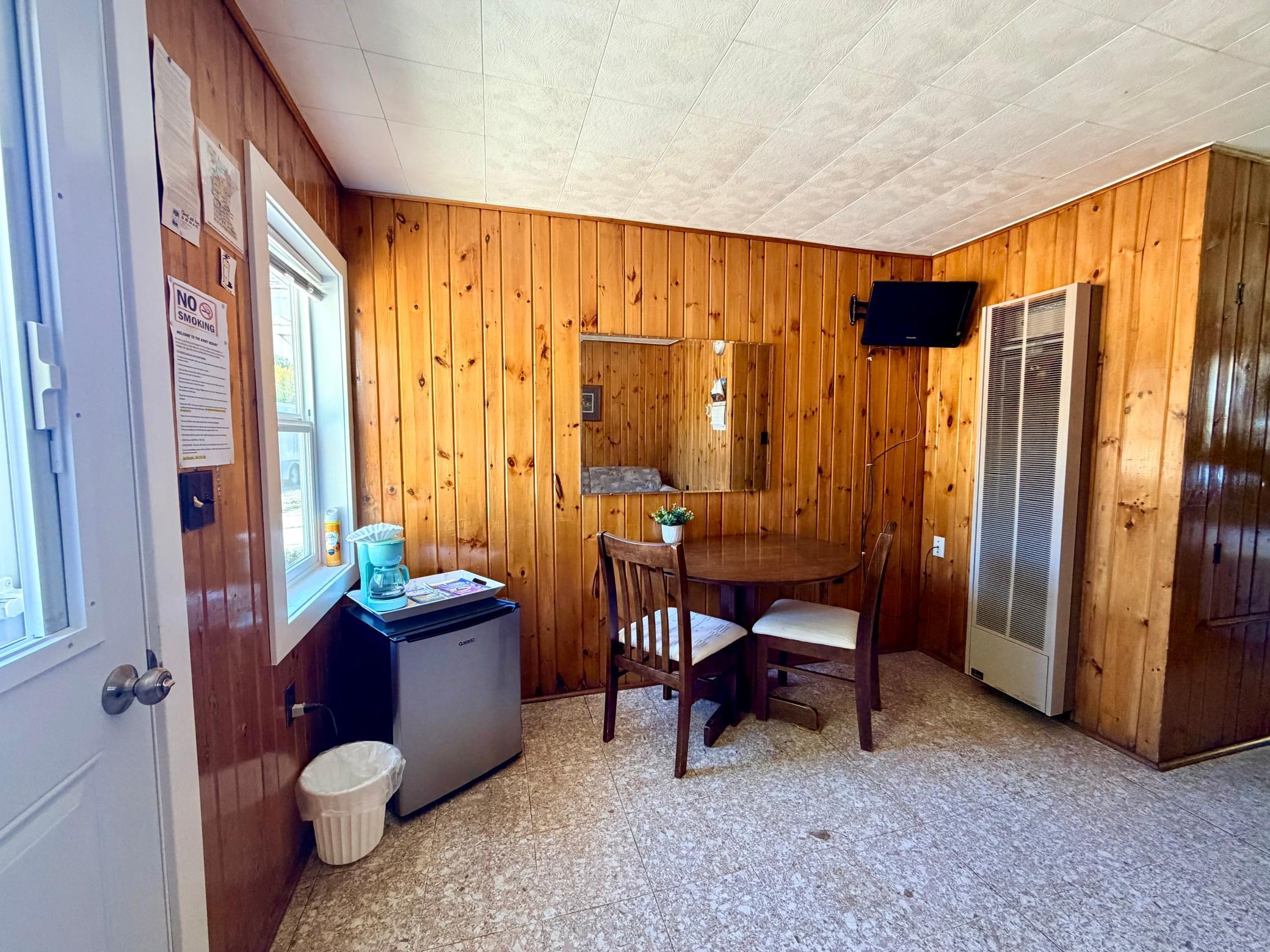 Motel # 4