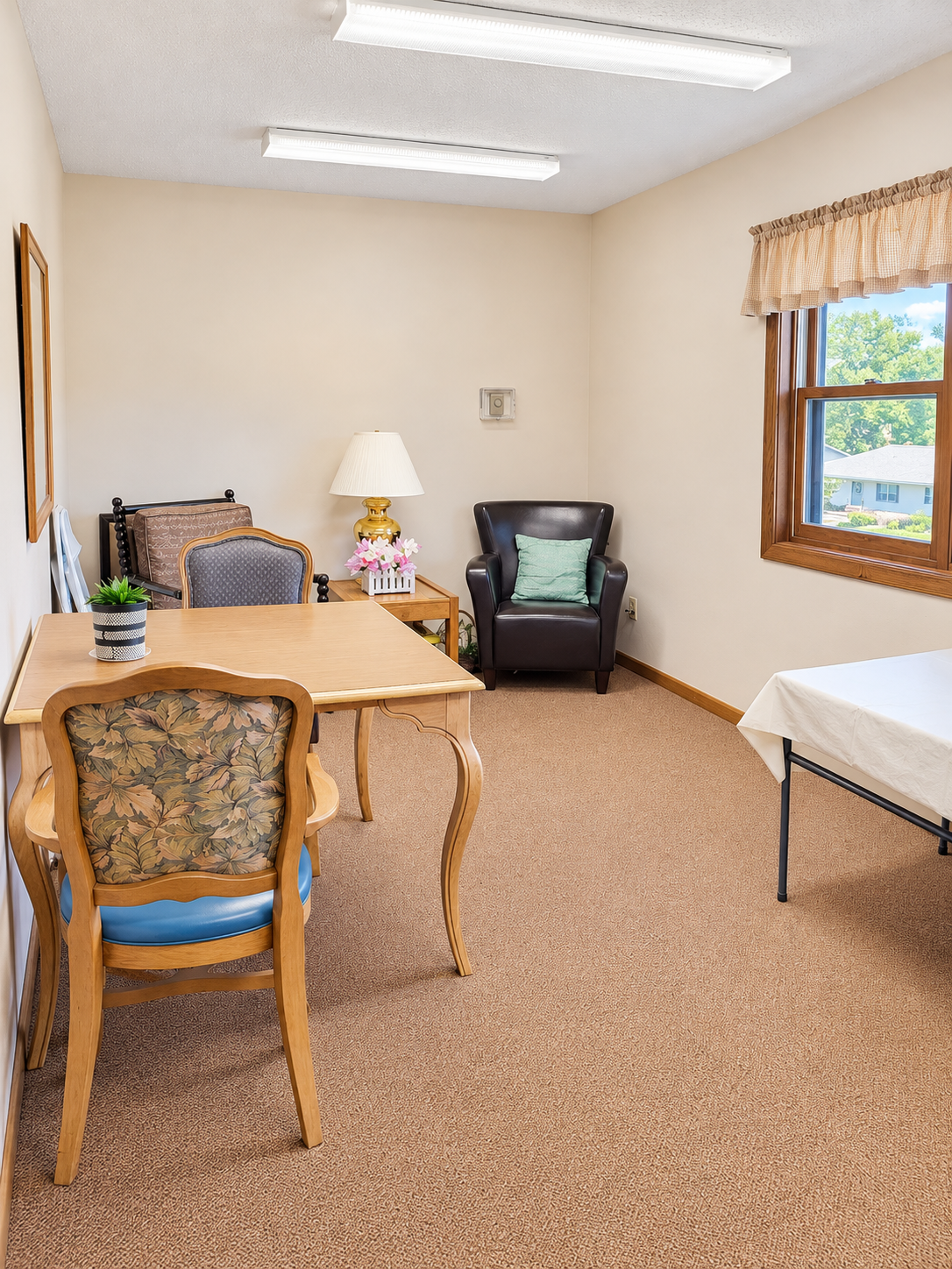 3rd Floor Sitting Area.png