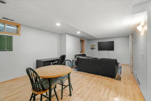220 Baker Street E, Saint Paul, MN 55107