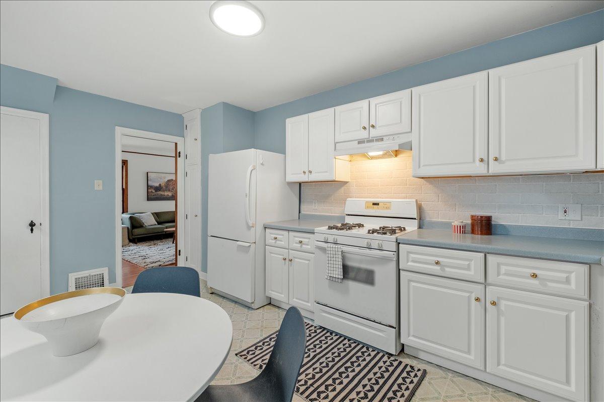 12-2834 44th Ave S-0012.jpg