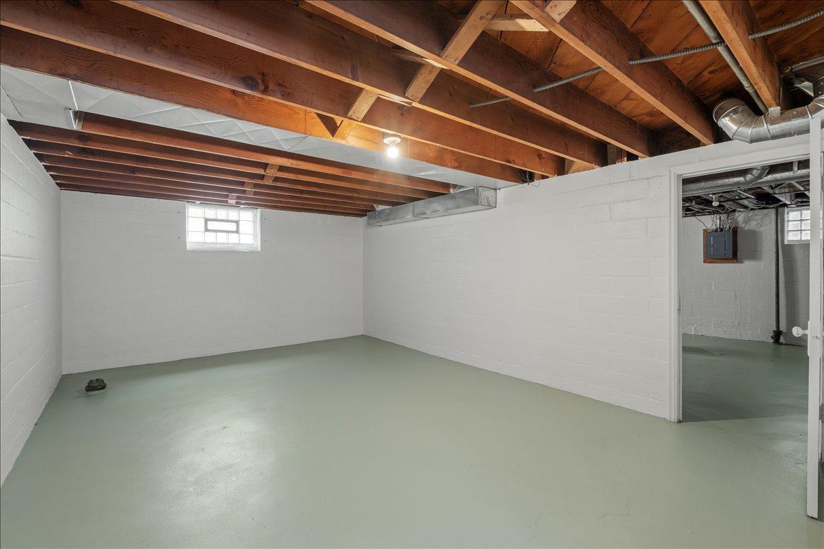 24-2834 44th Ave S-0024.jpg