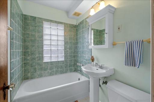 2834 44th Avenue S, Minneapolis, MN 55406