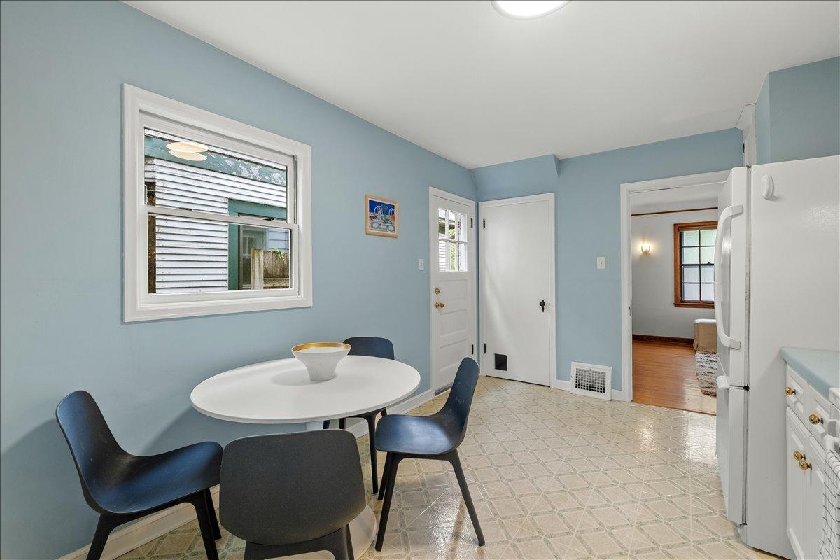 11-2834 44th Ave S-0011.jpg